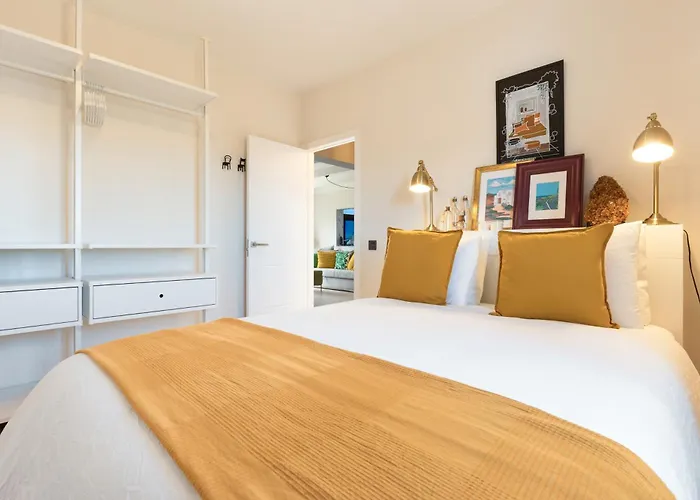 Esencia House Bajo Estrellas