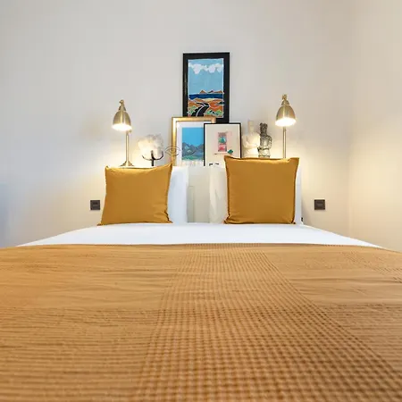 Esencia House Bajo Estrellas *